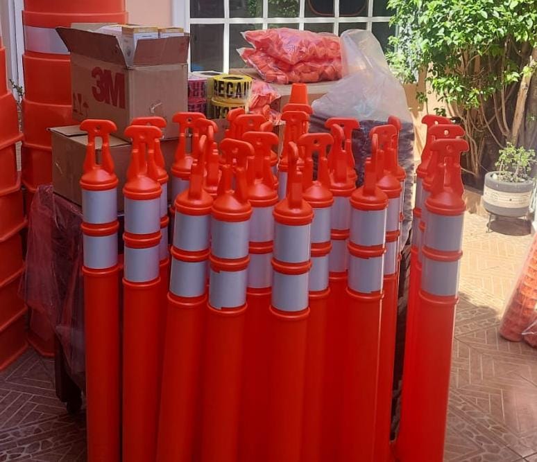 2 Postes Delimitadores Reflejantes – Seguridad y Resistencia para Construcción y Vialidad